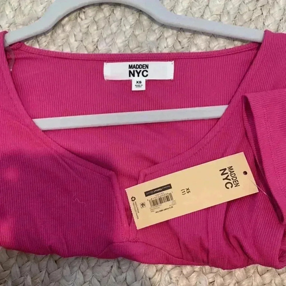 pink crop top NWT - Picture 3 of 3